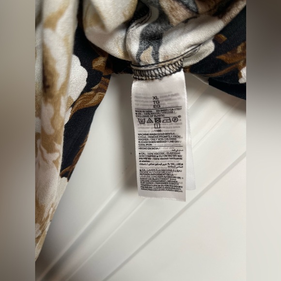 Old Navy Floral Summer Jumpsuit - Picture 5 of 5